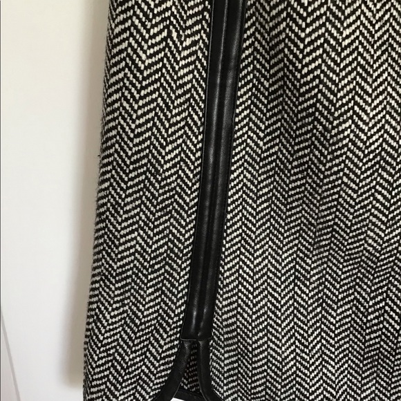 FREE in a bundle !Joe fresh herringbone skirt with pleather detail - Picture 3 of 3